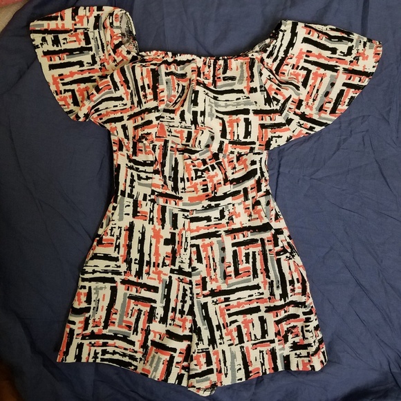 Off the shoulder romper - Picture 1 of 8